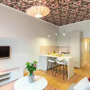  Apartament Glamorous And Brand New 2 Bedroom